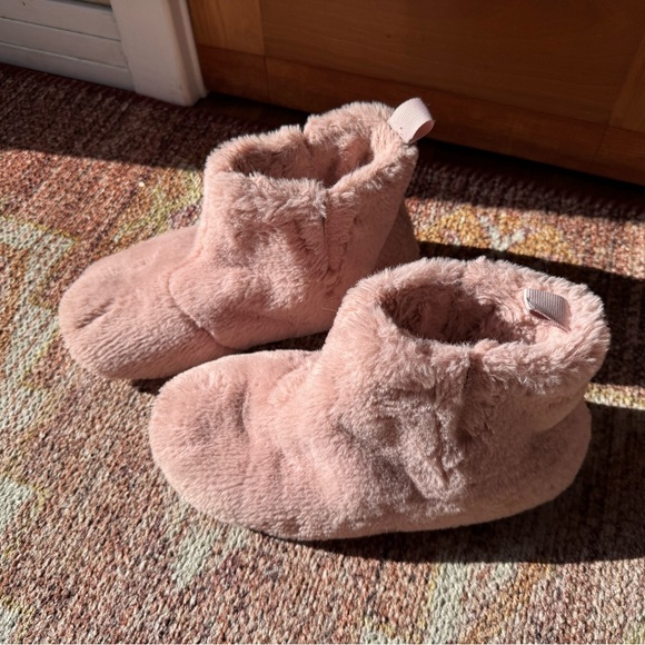 FitFlop Furry Faux Fur Slipper Bootie - Picture 1 of 7